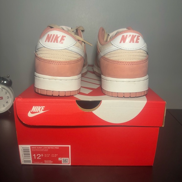 Dunk low red stardust size 12.5 - Picture 3 of 7